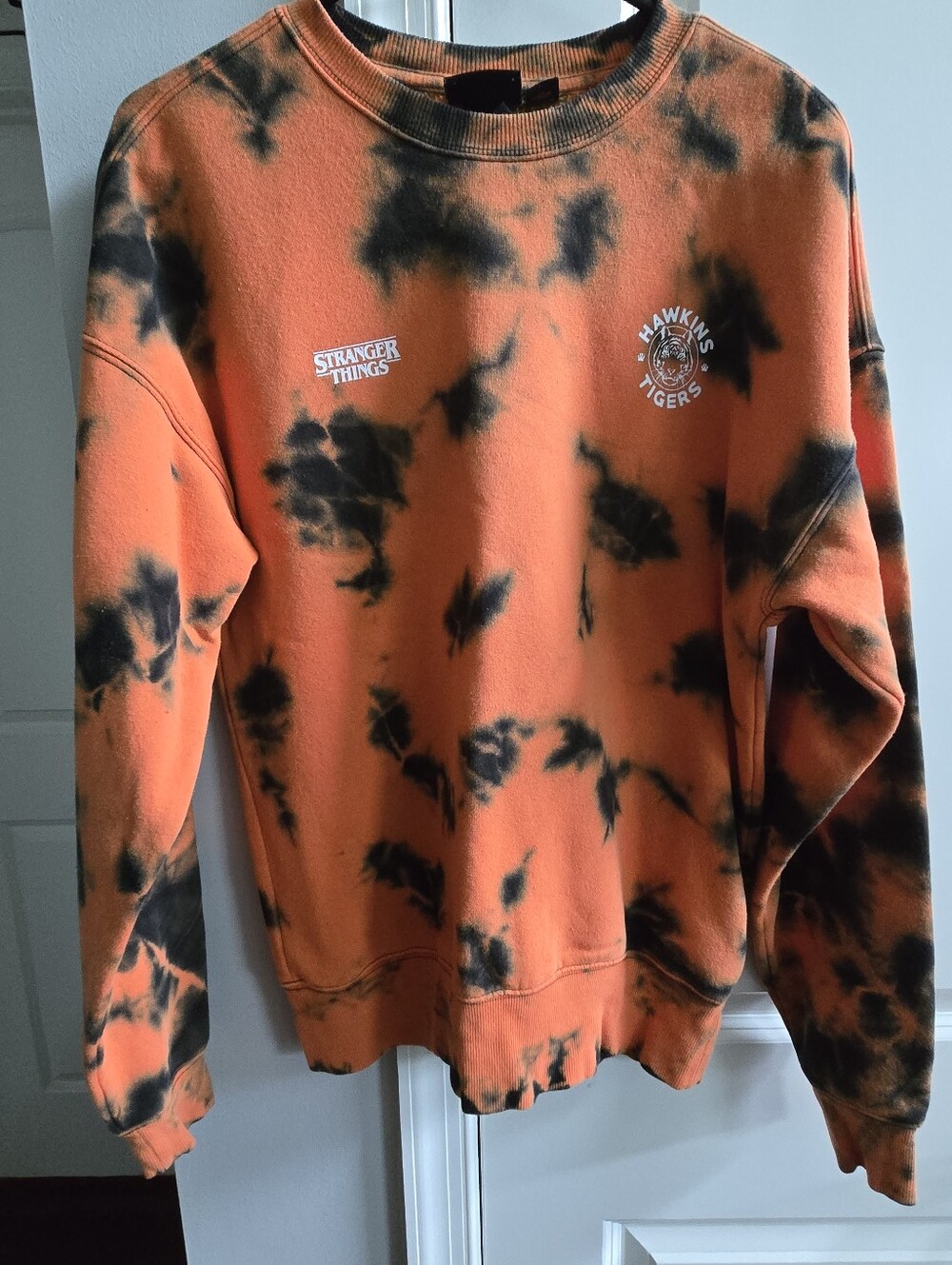 H&M x STRANGER THINGS Netflix Rare  Hawkins High School 1986 Sweatshirt Size XS